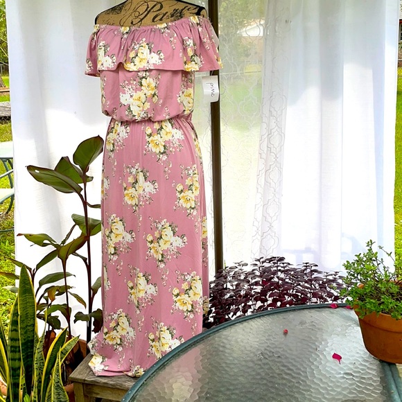 Pinc Dresses & Skirts - Pinc Floral Off Shoulder Maxi Dress NWT